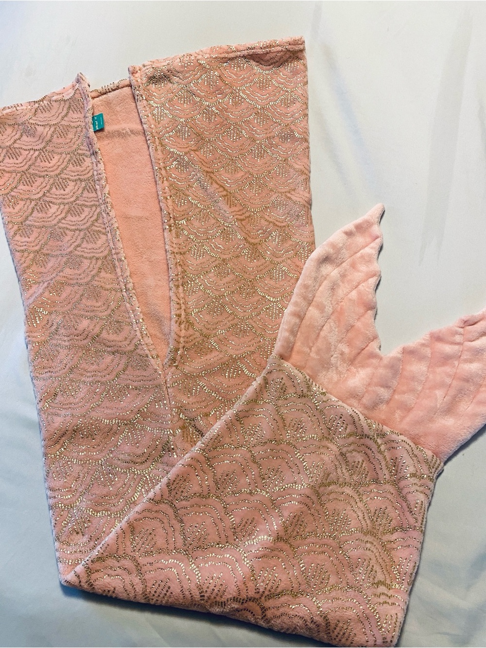 Pillowfort Pink and Gold Mermaid Tail Blanket